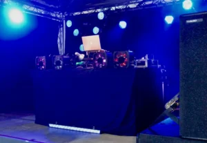 Wie verbindet DJ Frankfurt Musik und Technik zu Emotionen?